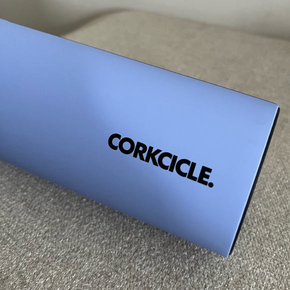 Corkcicle Water Bottle 20oz - Picture 3 of 6